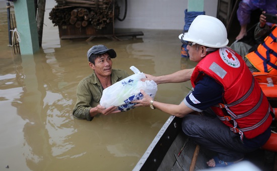 Đề xuất cấp 6.000 tấn gạo hỗ trợ người dân bị ảnh hưởng mưa lũ