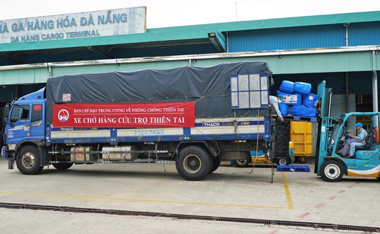 Nhật Bản viện trợ 50 máy lọc nước, 250 tấm trải nhựa cho người dân TT-Huế