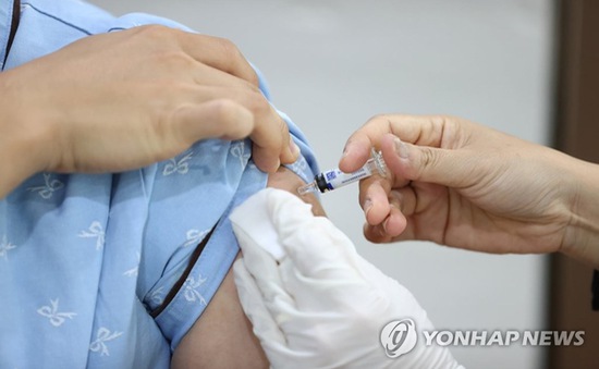 Hàn Quốc tiếp tục chương trình tiêm phòng cúm miễn phí