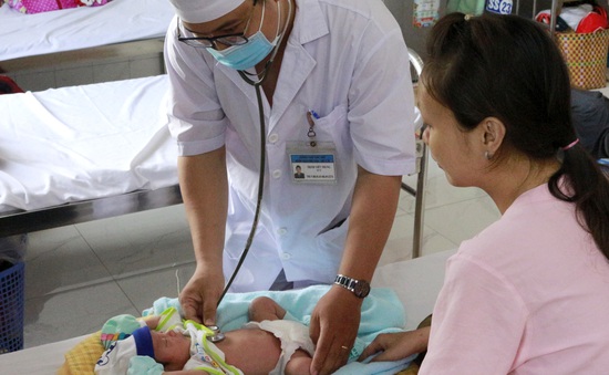 Hạ thân nhiệt cứu bé sơ sinh thiếu máu cục bộ, não thiếu oxy