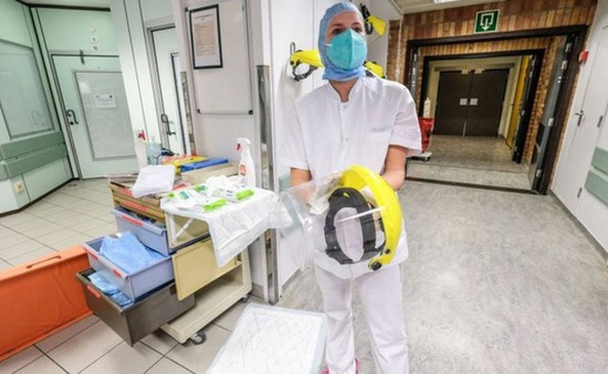 Báo động khẩn cấp về y tế, Bỉ "phong tỏa nghiêm ngặt" toàn quốc trong 6 tuần