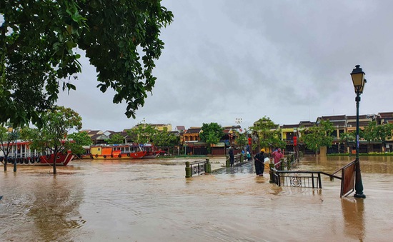 Quảng Nam kêu gọi người dân di dời đến nơi an toàn tránh mưa lũ