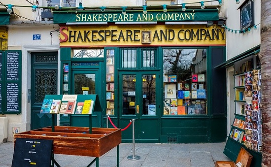 Cửa hàng sách “huyền thoại” ở Paris (Pháp) “thoi thóp” vì COVID-19
