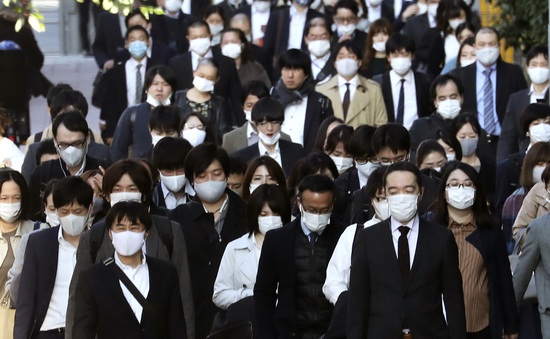 Kỷ lục hơn 2.200 ca mắc mới/ngày, Nhật Bản nâng cảnh báo lên mức cao nhất