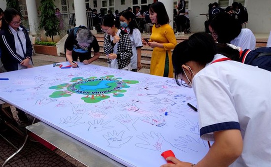 Hưởng ứng ngày trẻ em thế giới (20/11) với chủ đề ‘Vì một Việt Nam xanh, sạch đẹp cho trẻ em’