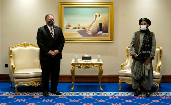Ngoại trưởng Mỹ gặp đại diện Chính phủ Afghanistan và Taliban, thúc đẩy hòa đàm