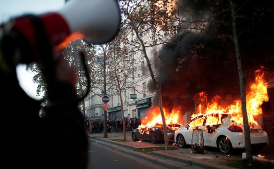 Nửa triệu người tại Pháp biểu tình phản đối hành vi bạo lực của cảnh sát
