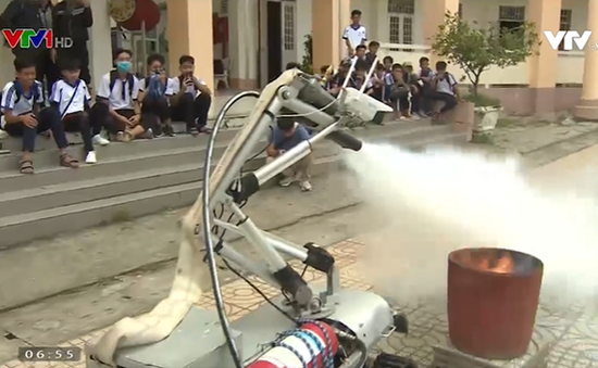 Ấn tượng robot cứu hỏa do học sinh chế tạo với nhiều tính năng vượt trội