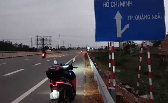Chàng trai xuyên Việt bằng xe điện trong 10 ngày