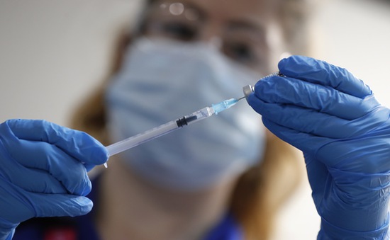 Khuyến nghị FDA cấp phép sử dụng khẩn cấp vaccine COVID-19 của Pfizer-BioNTech