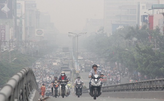 Nồng độ bụi mịn ở Hà Nội cao hơn rất nhiều so với tiêu chuẩn Việt Nam và thế giới