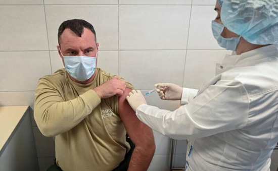 Nga dừng dùng giả dược trong thử nghiệm đối với vaccine Sputnik V