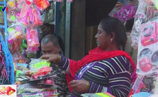 Thiếu hàng nhập từ Trung Quốc, khu chợ Ấn Độ kém sôi động