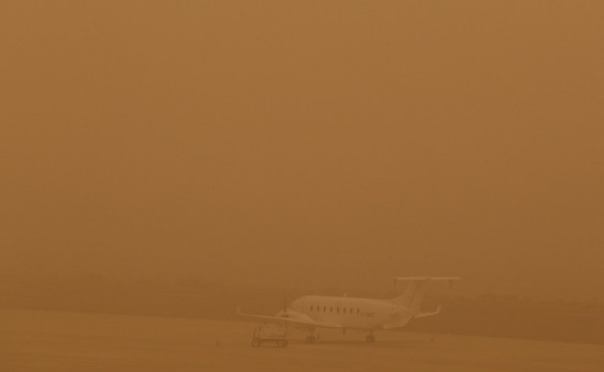 Tạm đóng cửa nhiều sân bay ở Canary, Tây Ban Nha do bão cát