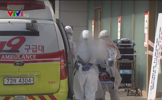 Hàn Quốc tăng cường nhân viên y tế tới tâm dịch Daegu