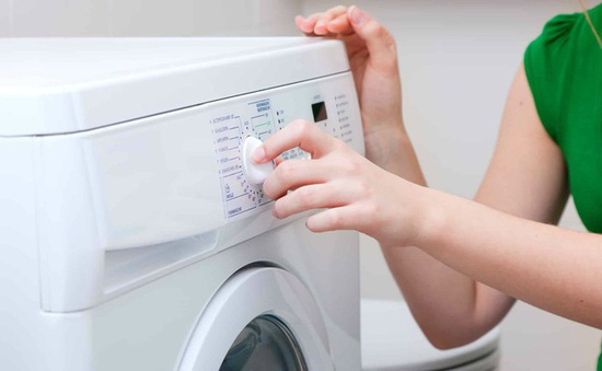 Chọn mức nước, bột giặt và những cách giúp tiết kiệm điện cho máy giặt