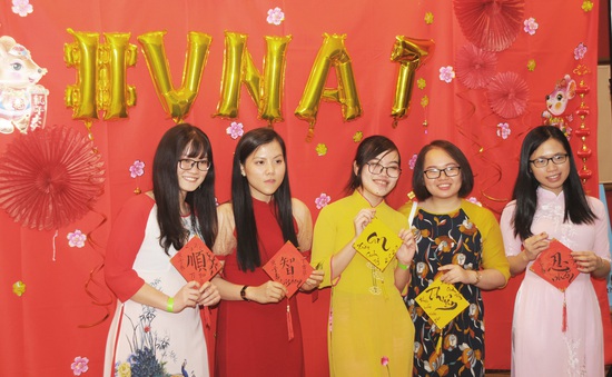 Du học sinh Việt tại Boston (Mỹ) phấn khởi đón năm mới với sự kiện "Về nhà ăn Tết"