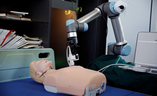 Robot thay thế bác sỹ khám bệnh ở Trung Quốc