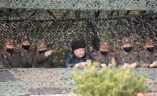 Chủ tịch Triều Tiên chỉ đạo tập trận pháo binh