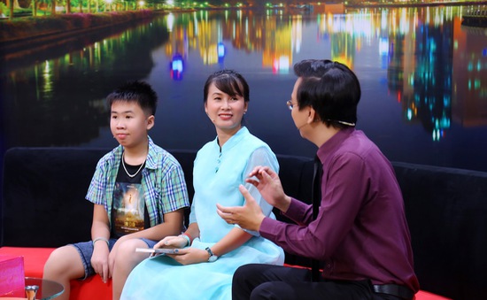 Nhà văn Nguyễn Quỳnh Trang không muốn con trai theo nghề viết