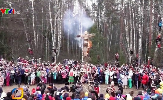 Lễ tiễn mùa Đông truyền thống tại Nga