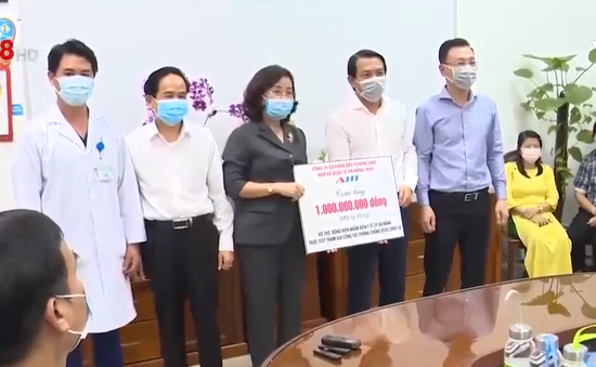 Ngành y tế Đà Nẵng tiếp nhận ủng hộ chống dịch