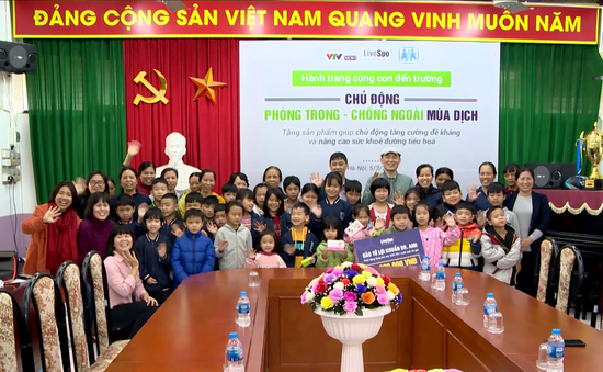 Chung tay chống dịch COVID-19, Bào tử lợi khuẩn Dr. ANH tặng quà tăng đề kháng cho làng trẻ em SOS Hà Nội