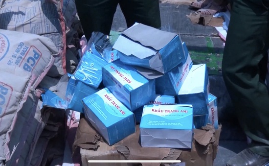 Điện Biên: Bắt giữ số lượng lớn khẩu trang y tế không rõ nguồn gốc