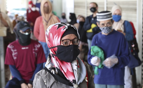 Dịch COVID-19: Indonesia có số ca bệnh cao nhất ASEAN, bất đồng về việc ngừng tài trợ cho WHO