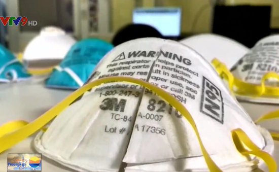 Mỹ: Đập vỡ kính xe nhân viên y tế để ăn cắp khẩu trang