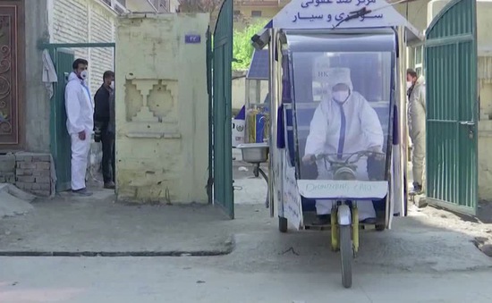 Dịch vụ rửa tay di động cho người dân tại Afghanistan