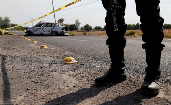 Đấu súng giữa hai băng nhóm ma túy tại Mexico, 19 người thiệt mạng
