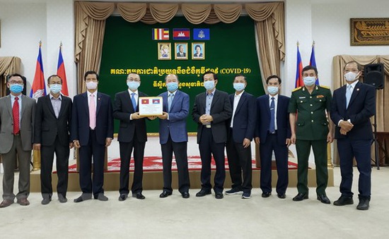 Campuchia cảm ơn Việt Nam viện trợ thiết bị y tế chống dịch COVID-19