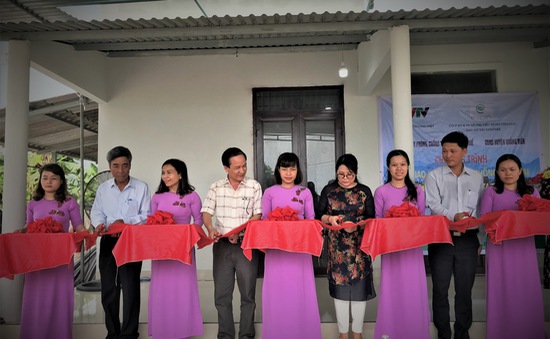 Quỹ Tấm lòng Việt bàn giao nhà chống bão lũ, tặng học bổng tại Thừa Thiên Huế