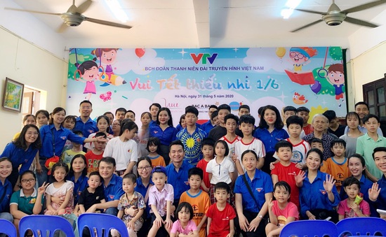 Vui Tết Thiếu nhi cùng Đoàn Thanh niên VTV tại Trung tâm nuôi dưỡng trẻ em mồ côi Hà Cầu