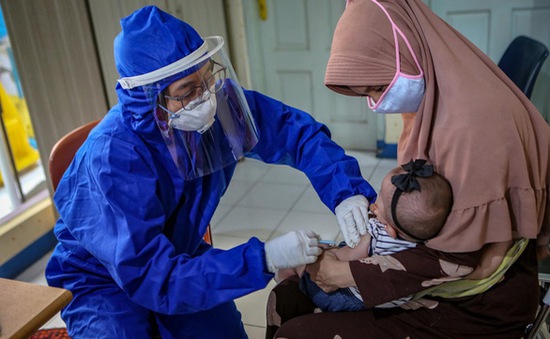 Khó tiếp cận dịch vụ y tế, Indonesia bùng nổ dân số hậu COVID-19