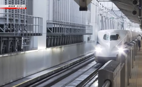 Tàu cao tốc Shinkansen thế hệ mới - "Khách sạn di động" với vận tốc gần 300 km/h
