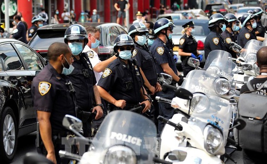 Sau 5 ngày biểu tình rầm rộ: 1.200 người ở New York bị bắt, 40 cảnh sát bị thương
