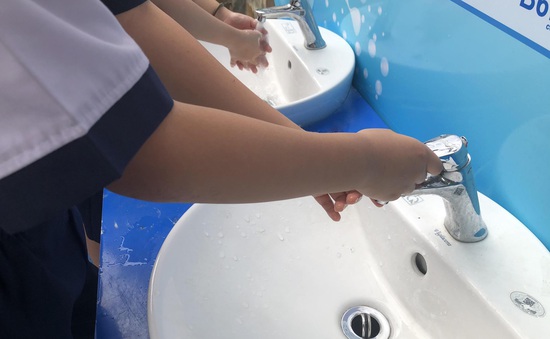 Lắp đặt miễn phí 10 trạm rửa tay tại các trường học trên địa bàn TP.HCM