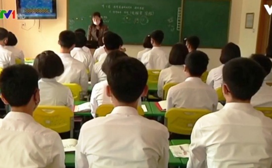 Trẻ em Triều Tiên trở lại trường sau 2 tháng nghỉ tránh dịch