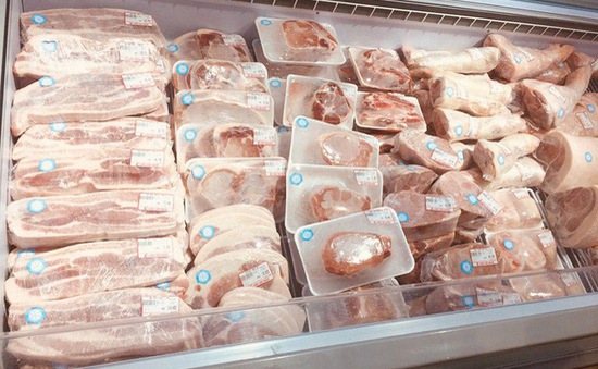 Cảnh giác với “thịt lợn siêu thị” giá siêu rẻ bán trên chợ mạng