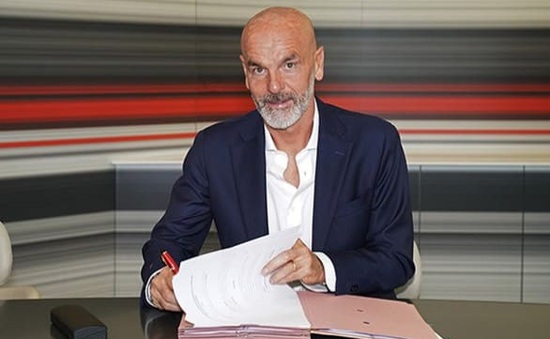 AC Milan chính thức gia hạn hợp đồng với Stefano Pioli