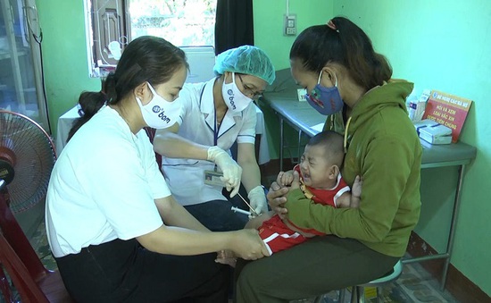 Giải quyết tình trạng thiếu vaccine tiêm chủng mở rộng cho trẻ em