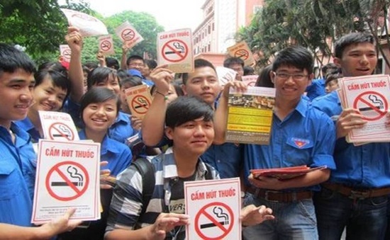 Tuyệt đối cấm mọi đối tượng hút thuốc, uống bia rượu ở trường học
