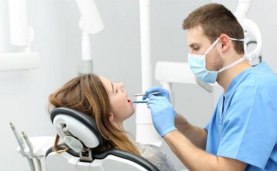 WHO khuyến cáo tạm hủy khám răng định kỳ trong đại dịch COVID-19