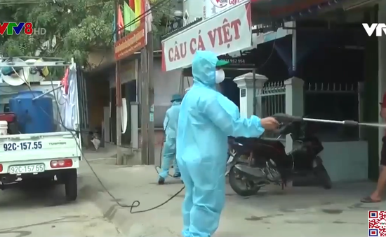 Quảng Nam: Xe cải tiến phun thuốc phòng dịch