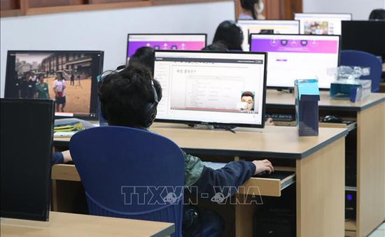 Hàn Quốc đầu tư trường học thông minh xanh, dạy học bằng máy tính bảng thay sách giáo khoa