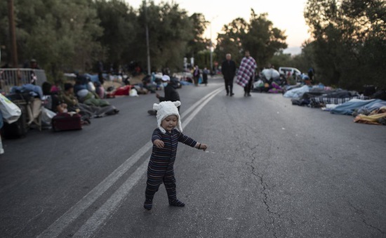 10 quốc gia EU tiếp nhận trên 400 trẻ không có người thân từ trại tị nạn Lesbos