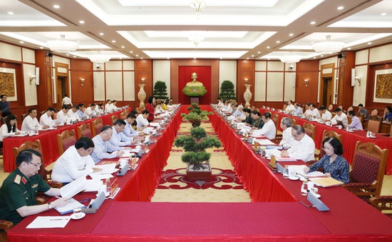 Bộ Chính trị cho ý kiến về chuẩn bị đại hội đối với 20 đảng bộ trực thuộc Trung ương