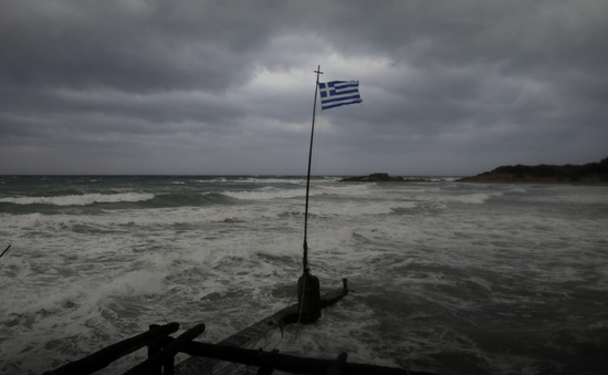 Bão Ianos đổ bộ Hy Lạp, 2 người thiệt mạng